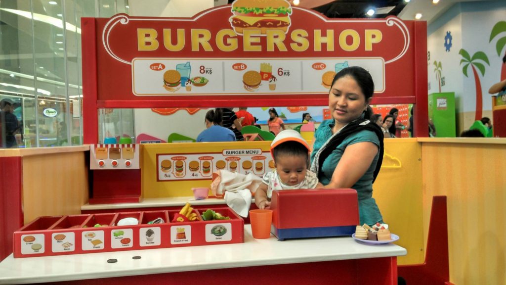 kidzoona-burger-shop