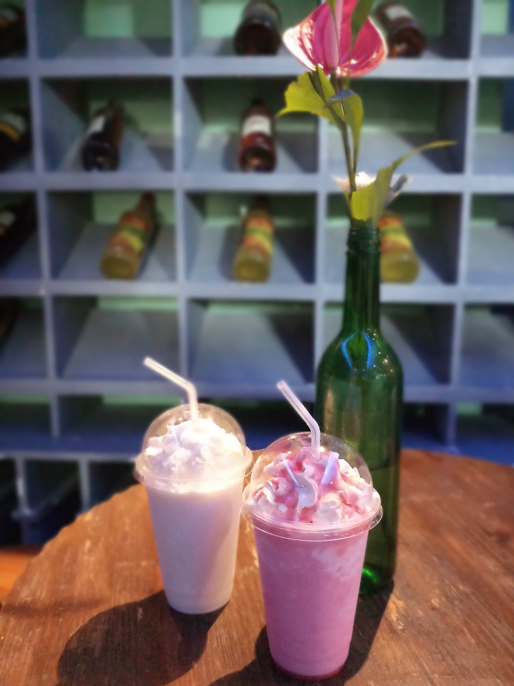 Cafe Elora - frozen drinks