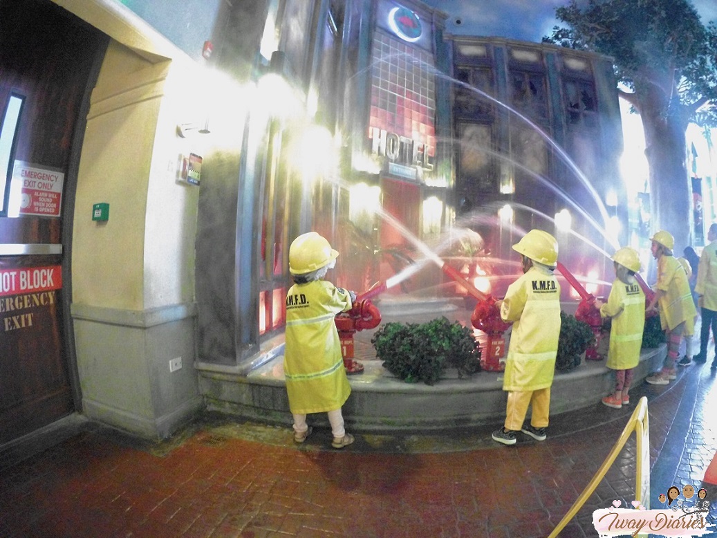 Kidzania - firefighter - role playing